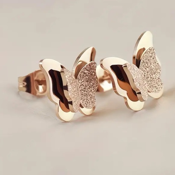 High-End Quality & Exquisitely Simple Elegant S925 Silver Butterfly Earrings - Picture 1 of 6